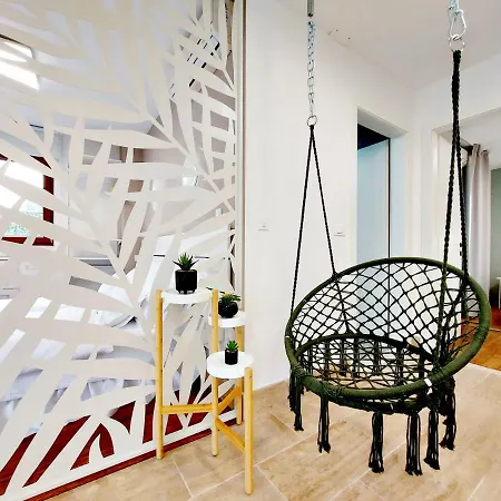 Emily * سلاتين